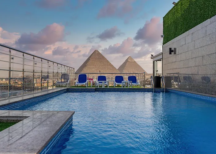Pyramids Plateau Hotel