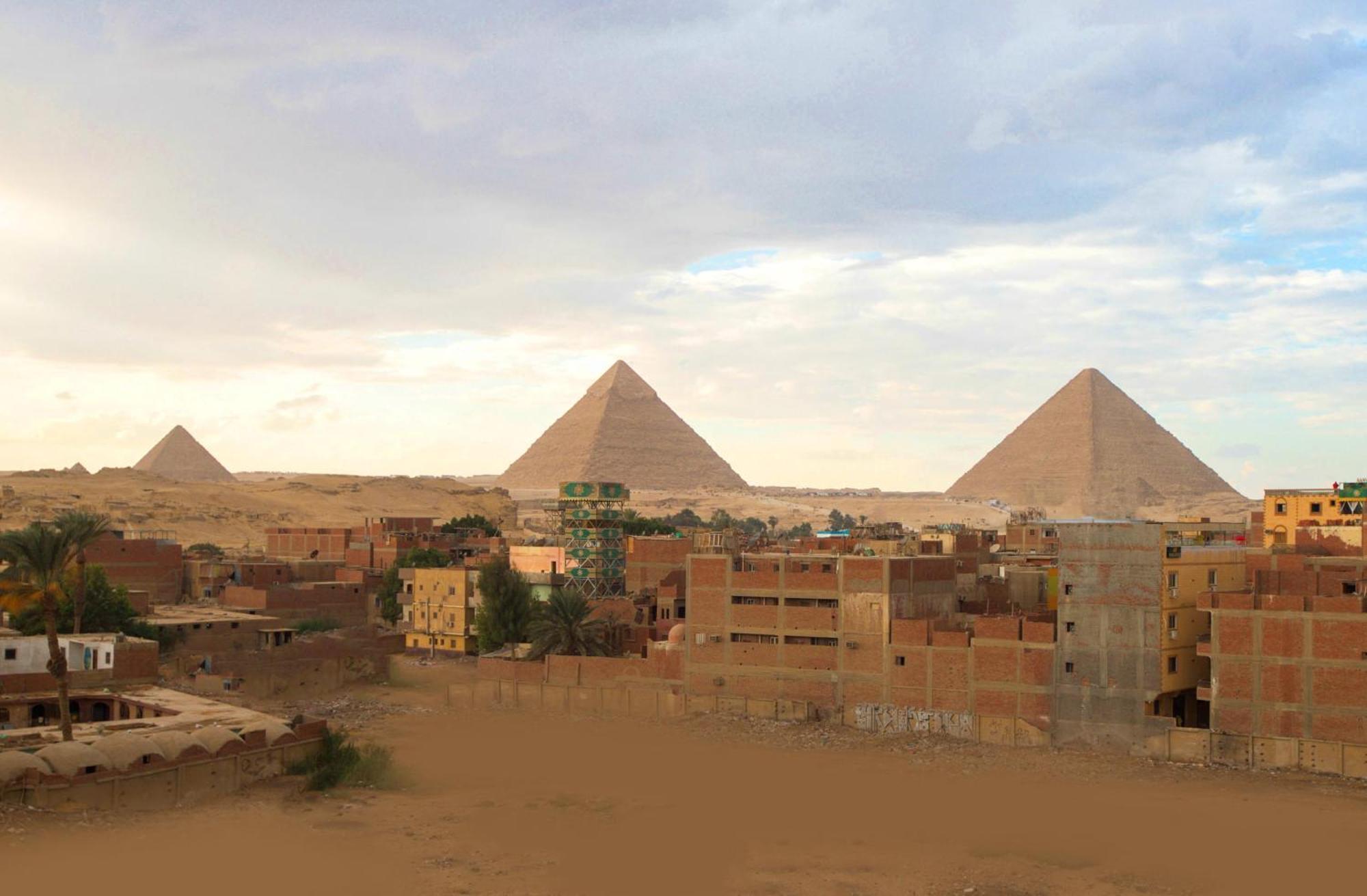 Pyramids Plateau Hotel