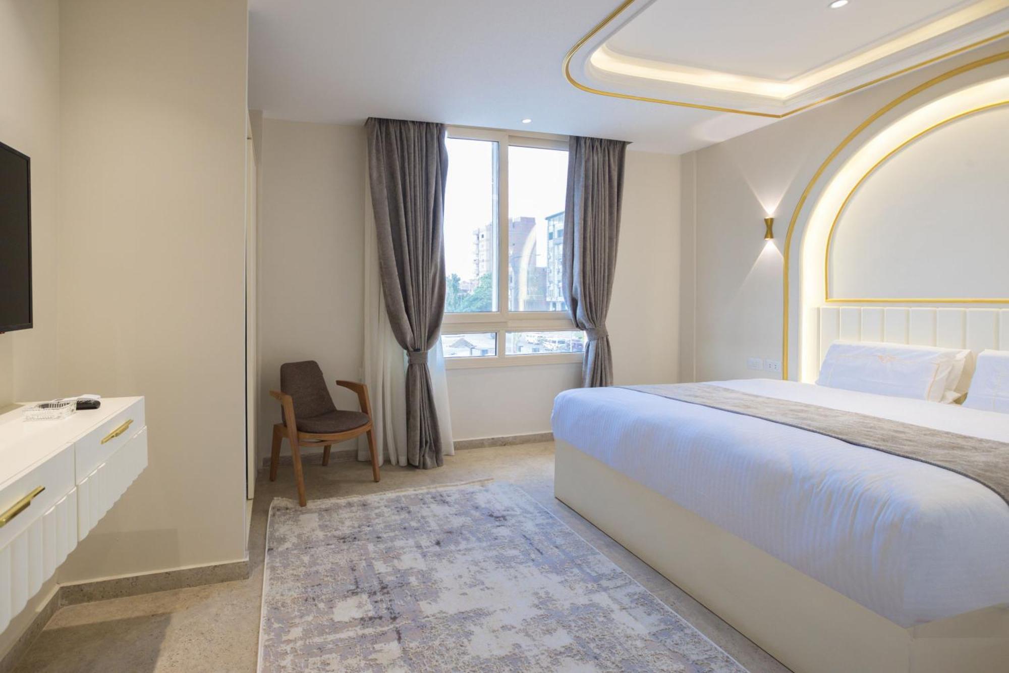 Pyramids Plateau Hotel 3*